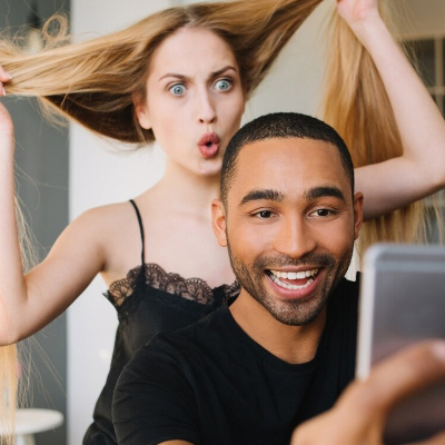 揭秘“美國(guó)大網(wǎng)紅”的成功之路：他們是如何征服全球的？