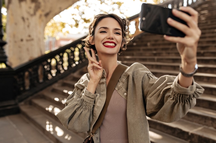 跨境KOL營銷在奢侈品行業(yè)中的應(yīng)用