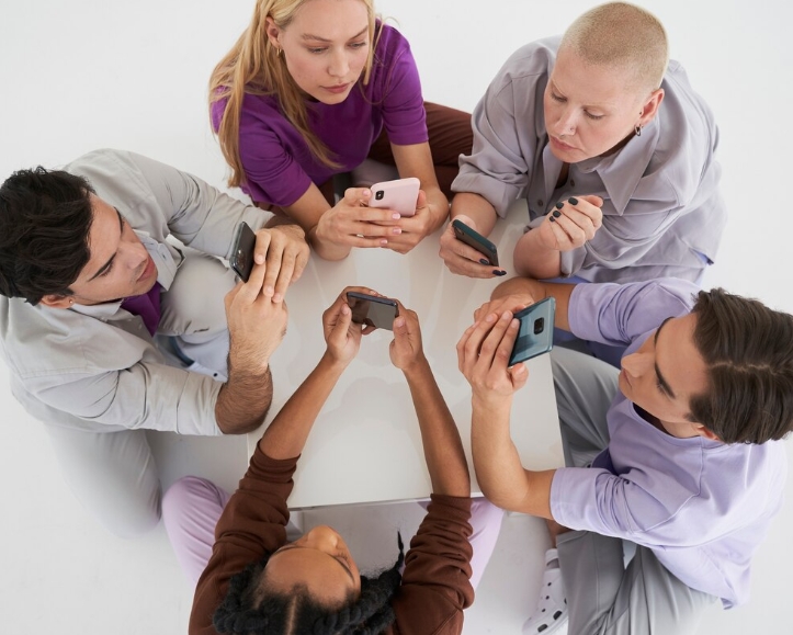 海外社媒代運營與自建團隊的對比：哪種更劃算？